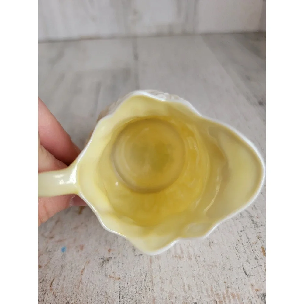 Belleek Ireland‎ mini off-white creamer scalloped luster kitchen home